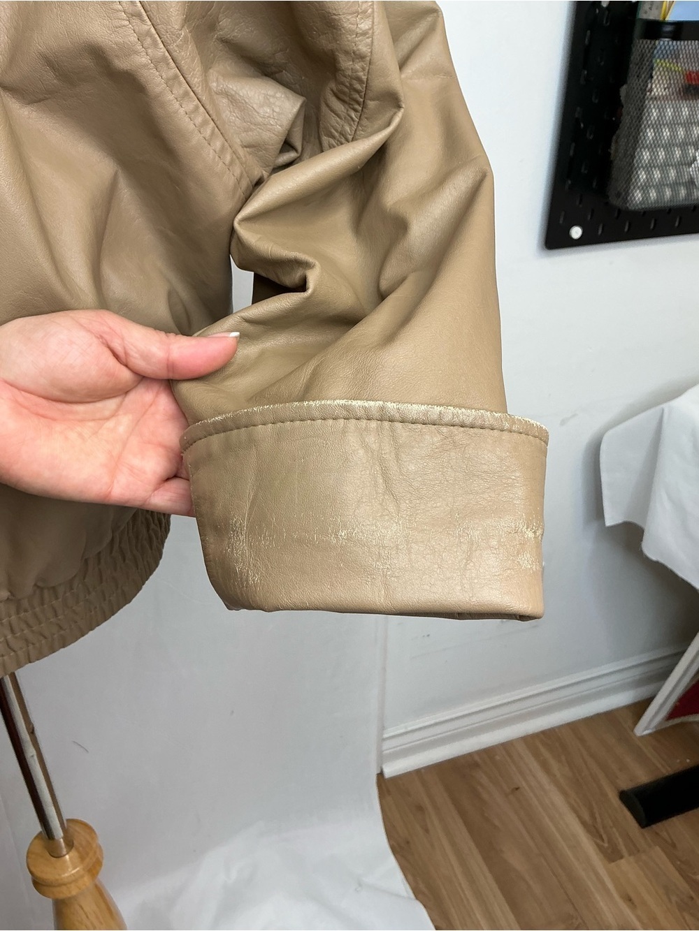 2090 - Danier Taupe Leather Jacket with Rose Lining - Picture 8 of 11